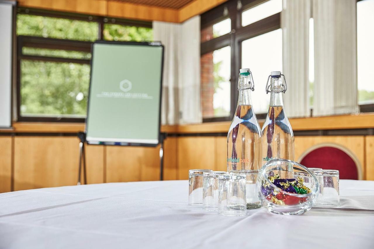 Yarnfield Park Training And Conference Centre Hotell Stone  Eksteriør bilde